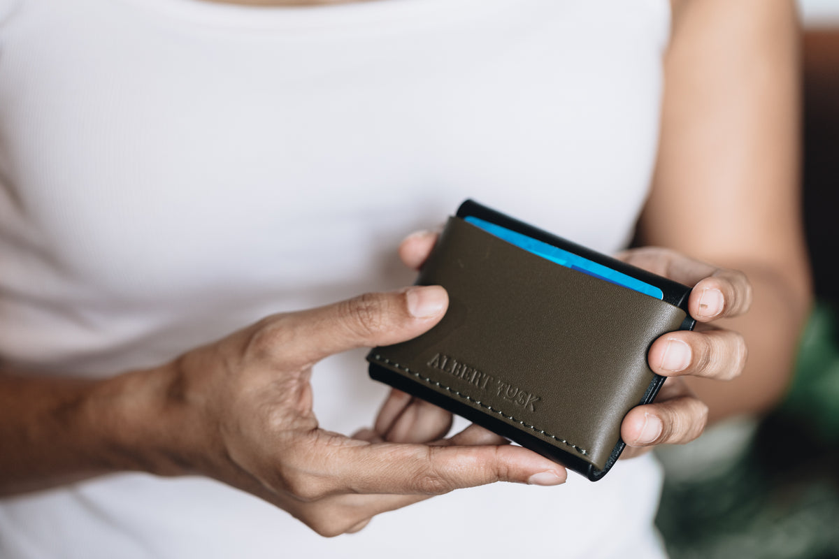 The Compact Wallet - Albert Tusk
