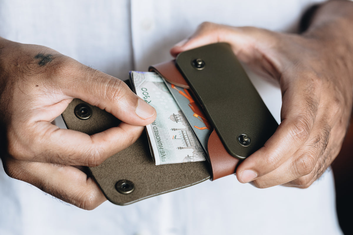 The Compact Wallet - Albert Tusk