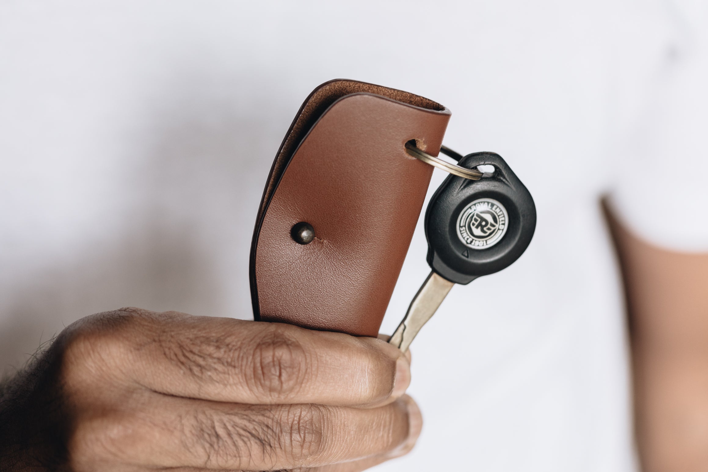 Albert Tusk | The Key Wrap | Leather Keychain Online