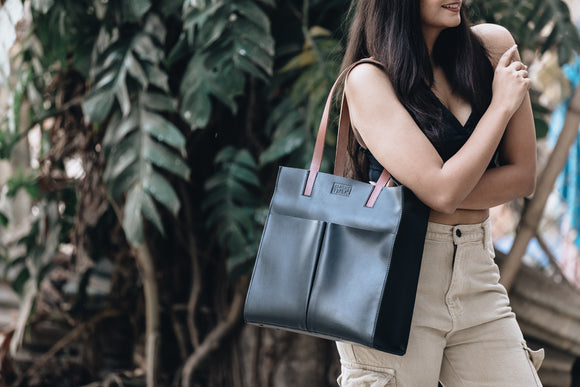 The Twin-Pocket Tote