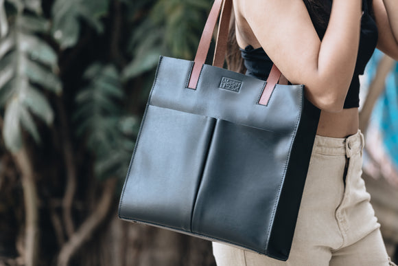 The Twin-Pocket Tote