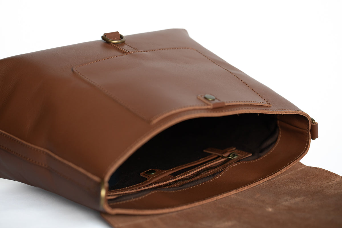 The Wanderers Satchel - Albert Tusk