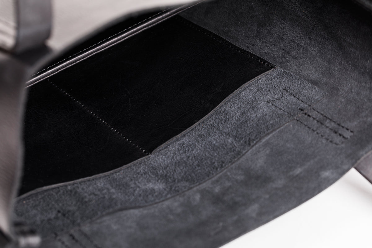 The Medium Tote | Black Leather Tote Bag | Albert Tusk Leather Goods Online