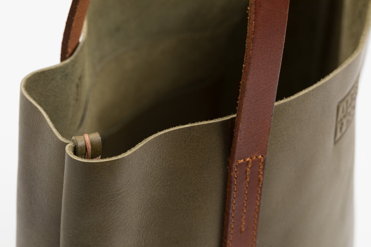 The Medium Tote | Green Leather Tote Bag | Albert Tusk Leather Goods Online