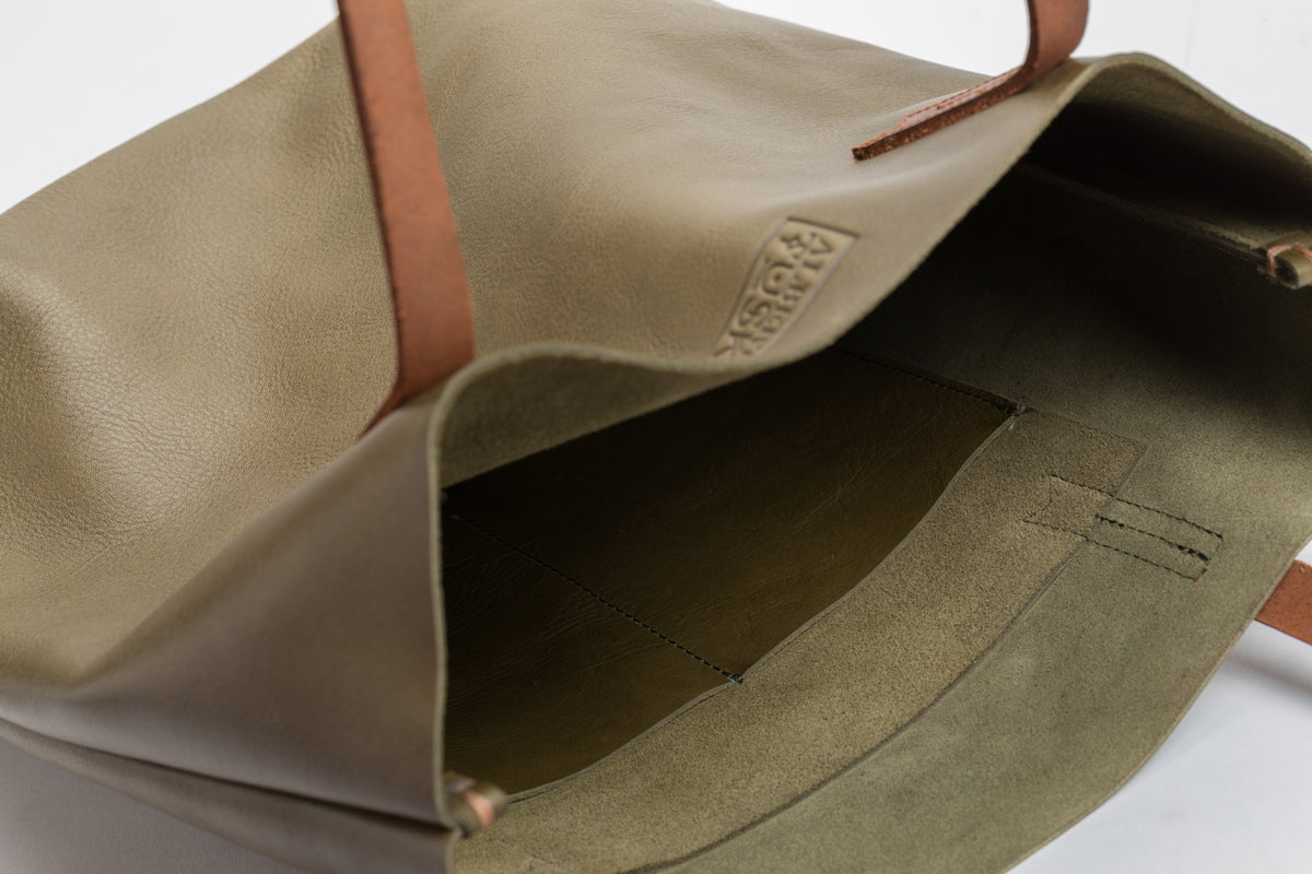 The Medium Tote | Green Leather Tote Bag | Albert Tusk Leather Goods Online