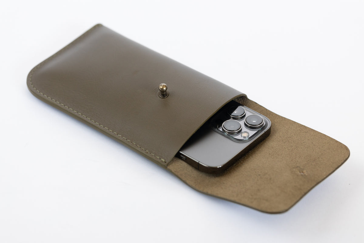 The Mobile Carrier | The Founders Crossbody | Albert Tusk Leather Goods Online