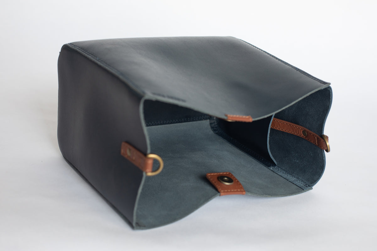 The Open Crossbody | The Open Crossbody | Albert Tusk Leather Goods Online