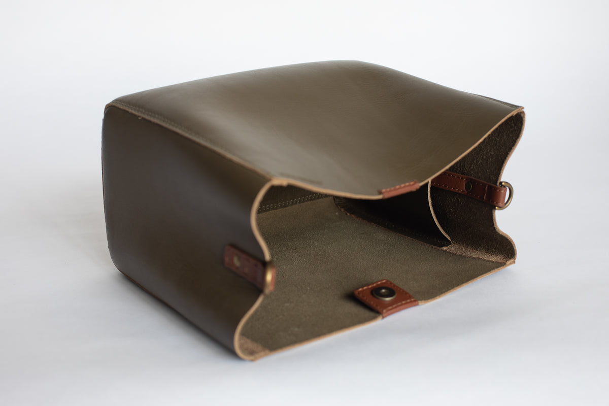 The Open Crossbody | The Open Crossbody | Albert Tusk Leather Goods Online