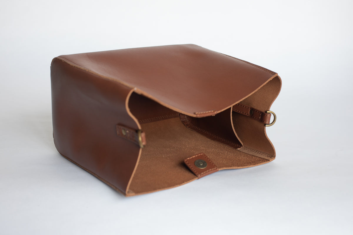 The Open Crossbody | The Open Crossbody | Albert Tusk Leather Goods Online