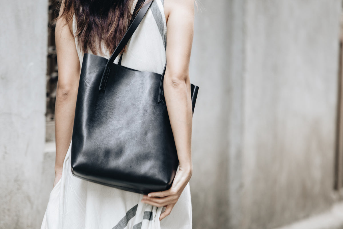 The Medium Tote | Black Leather Tote Bag | Albert Tusk Leather Goods Online