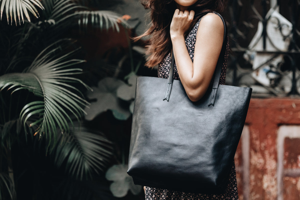 The Large Tote | Black Leather Tote Bag | Albert Tusk Leather Goods Online