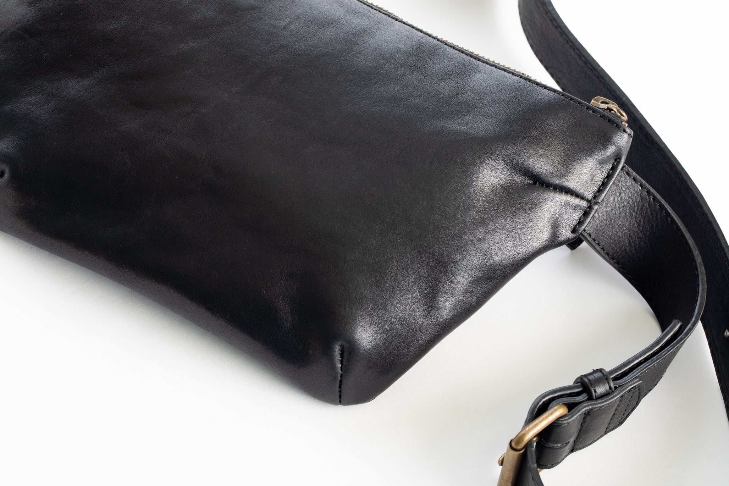 The Waist Bag | Black Waist Pouch / Pack / Bag | Albert Tusk Leather Goods Online