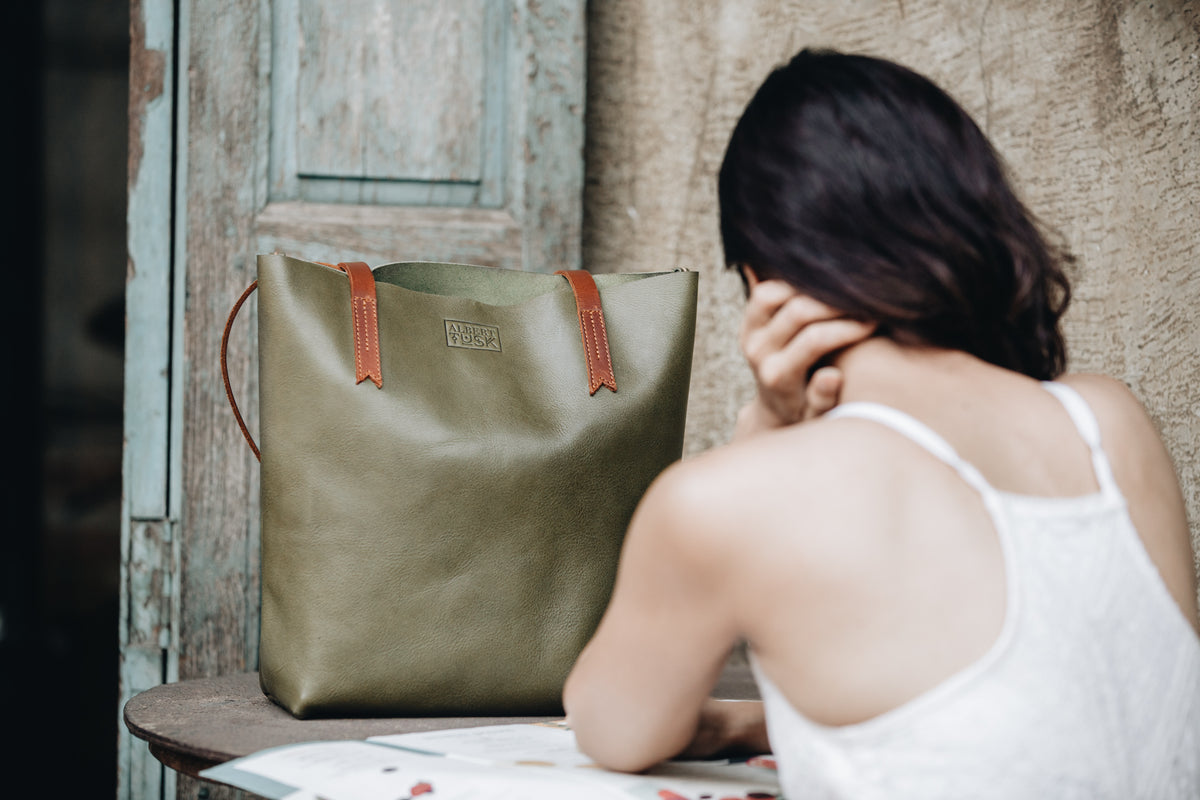 The Medium Tote | Green Leather Tote Bag | Albert Tusk Leather Goods Online