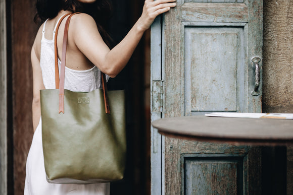 The Medium Tote | Green Leather Tote Bag | Albert Tusk Leather Goods Online